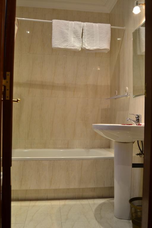 Pension Residencia Buenos Aires Vigo Luaran gambar