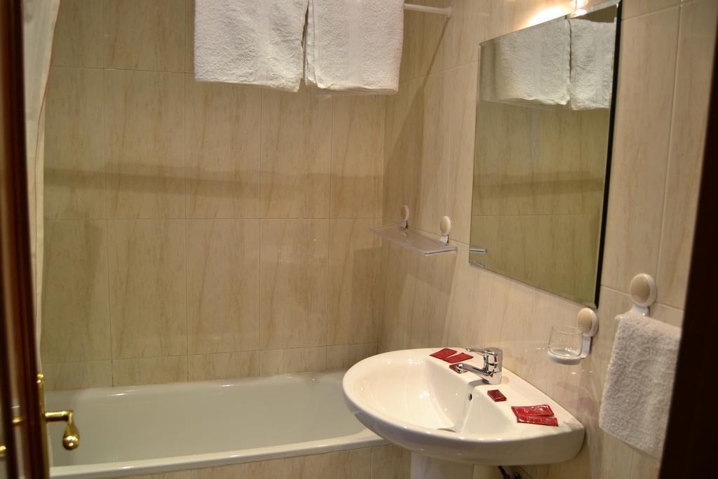 Pension Residencia Buenos Aires Vigo Luaran gambar