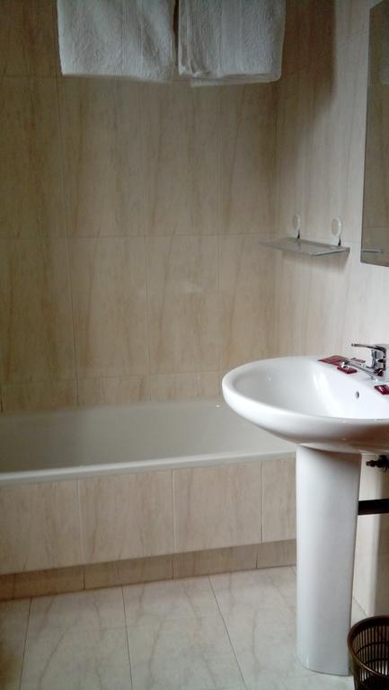 Pension Residencia Buenos Aires Vigo Luaran gambar