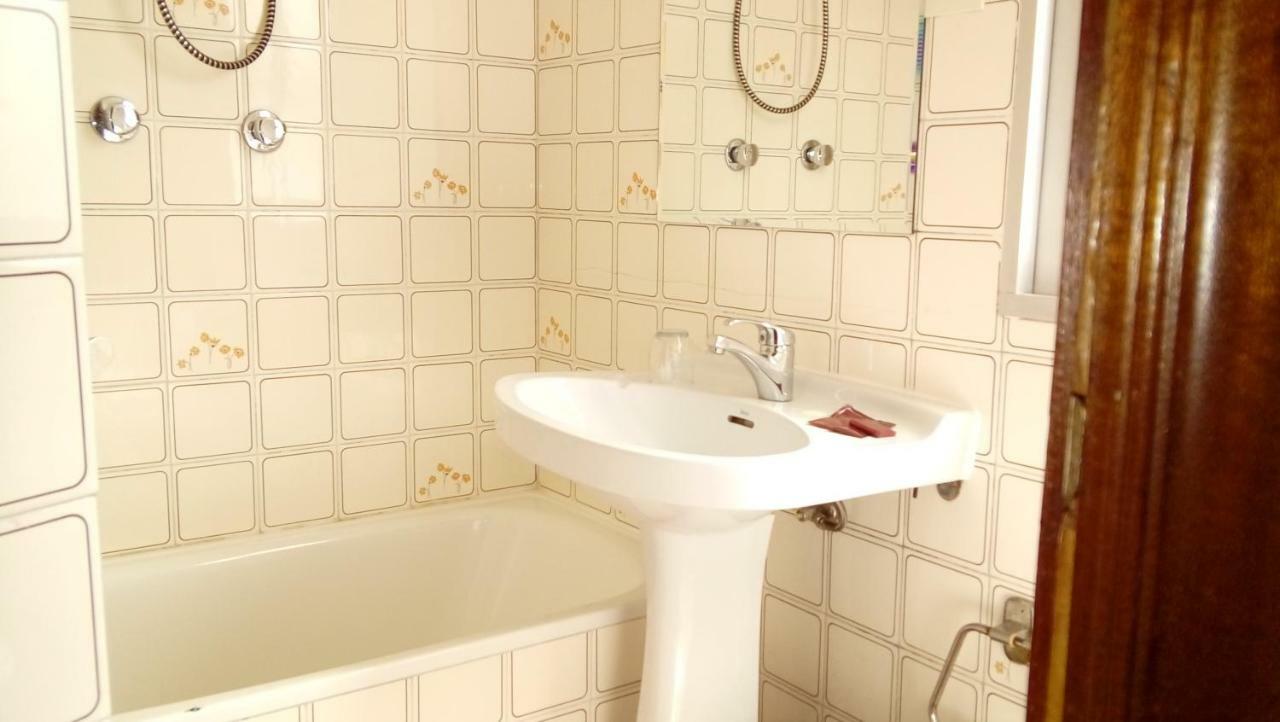 Pension Residencia Buenos Aires Vigo Luaran gambar
