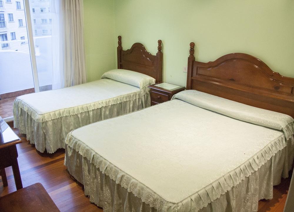 Pension Residencia Buenos Aires Vigo Luaran gambar